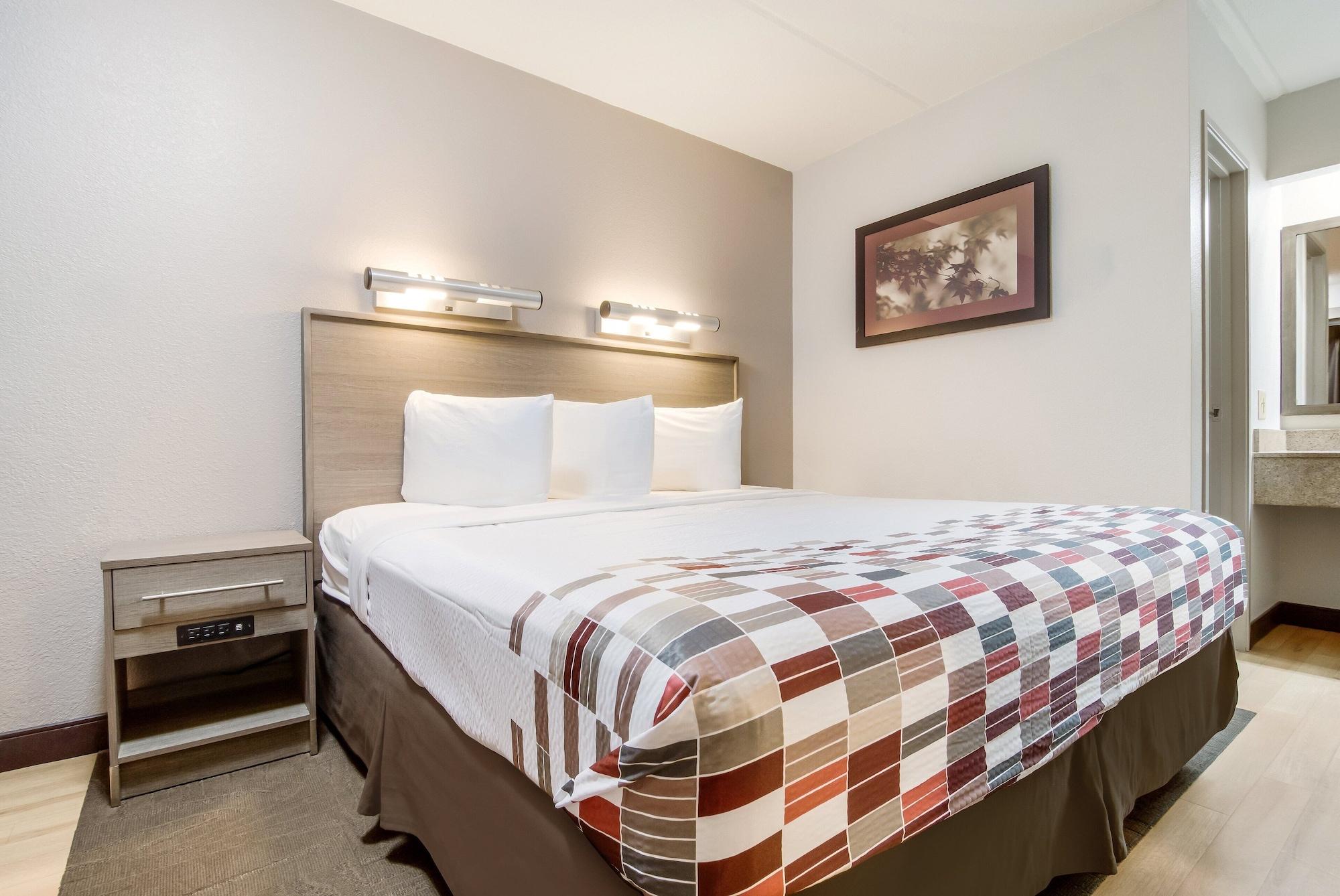 Red Roof Inn Detroit - Farmington Hills Exterior photo