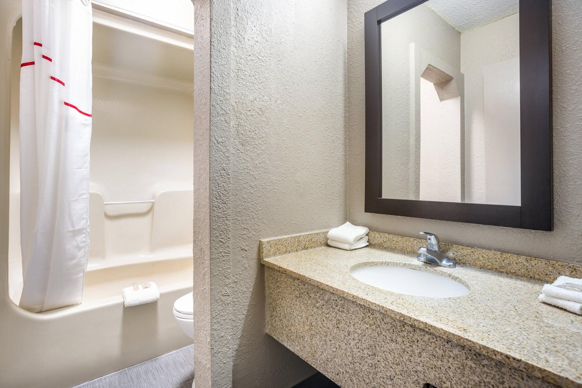 Red Roof Inn Detroit - Farmington Hills Exterior photo