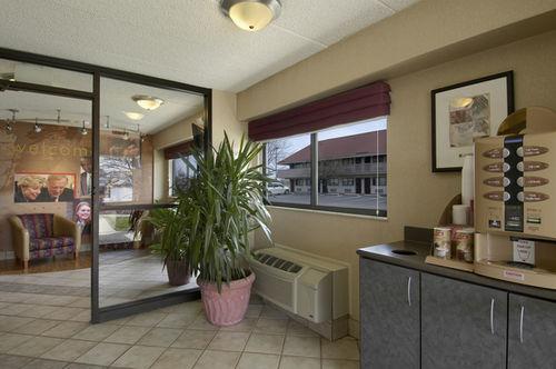 Red Roof Inn Detroit - Farmington Hills Exterior photo