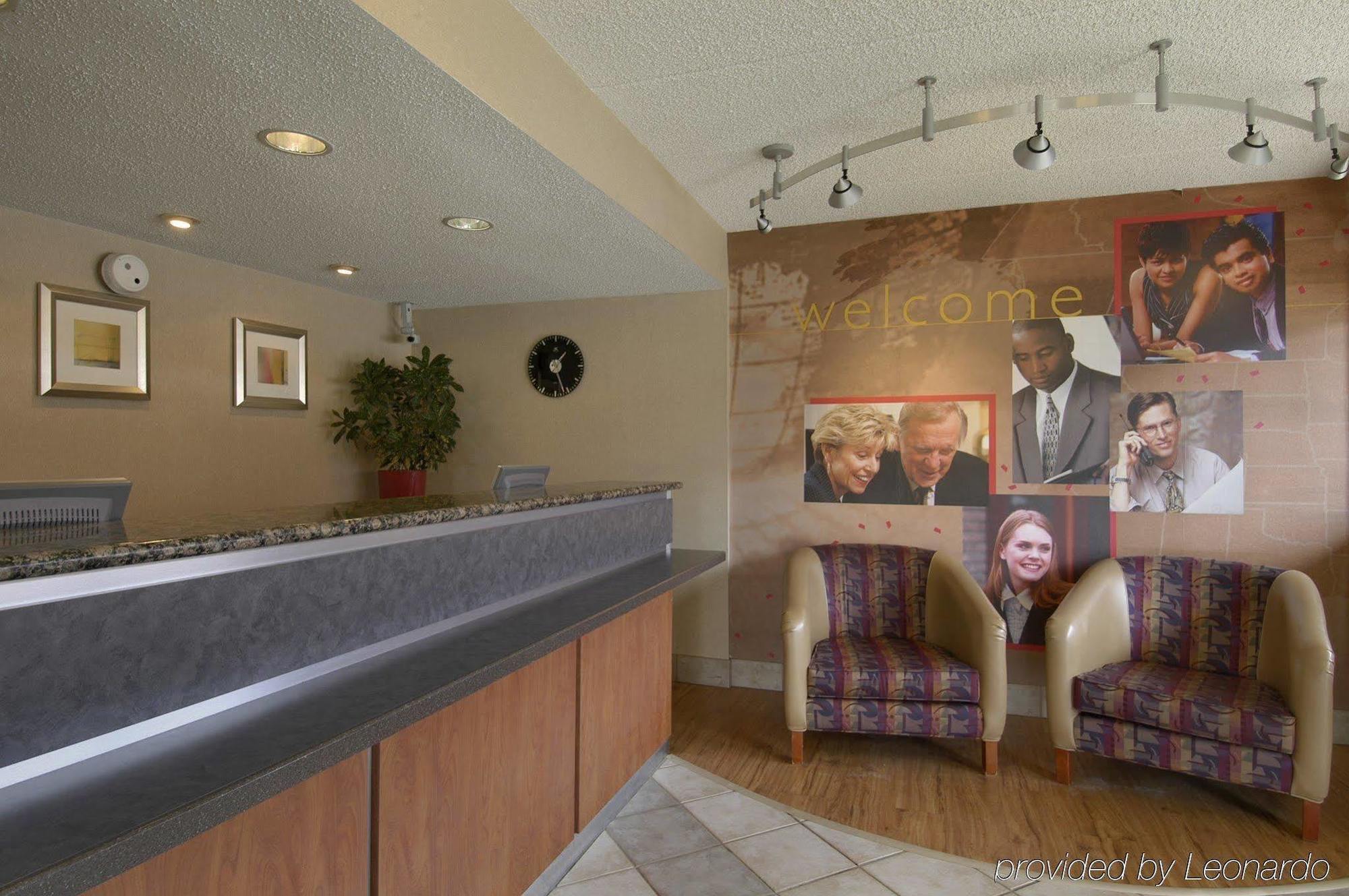 Red Roof Inn Detroit - Farmington Hills Interior photo