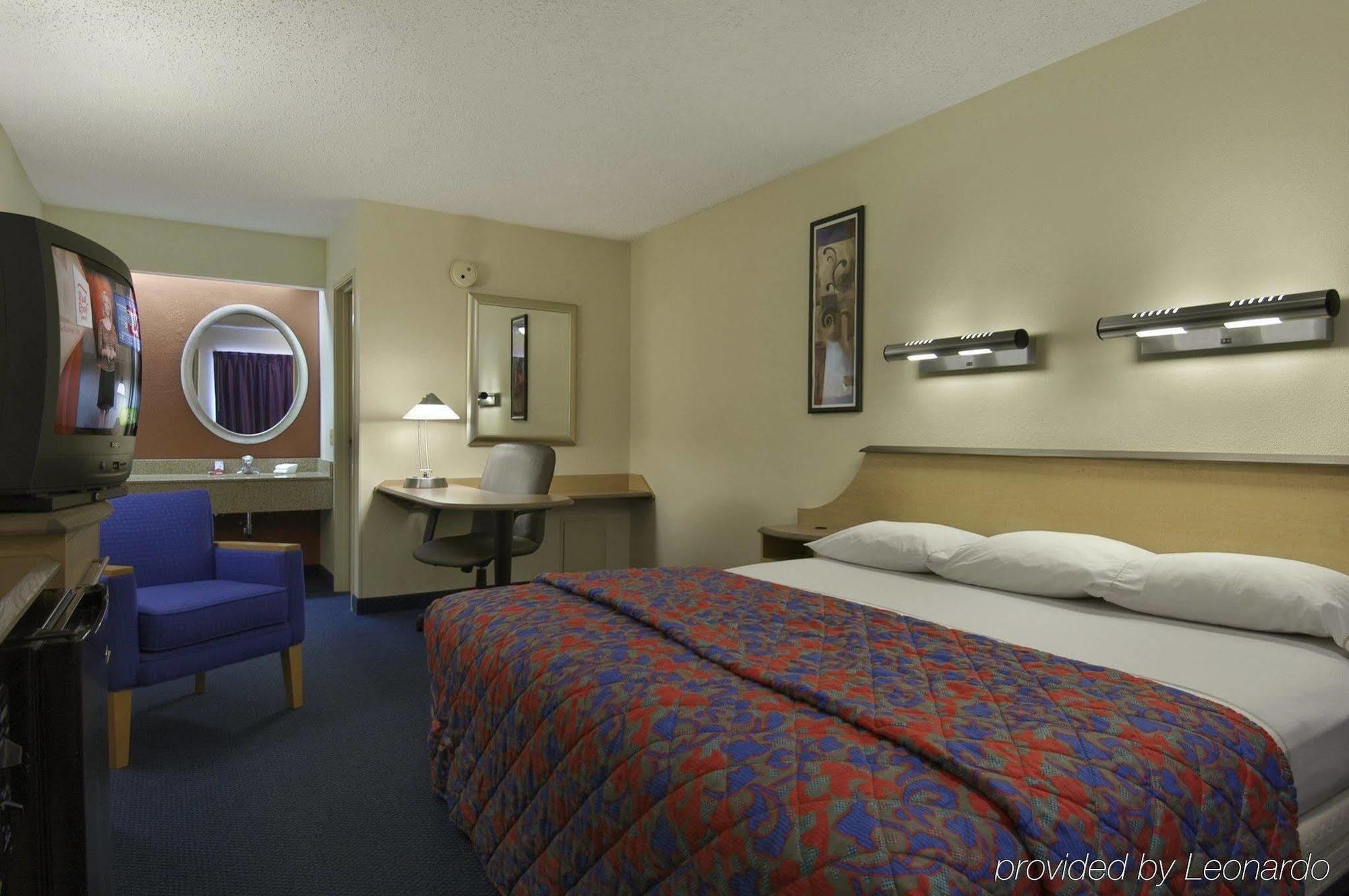 Red Roof Inn Detroit - Farmington Hills Room photo